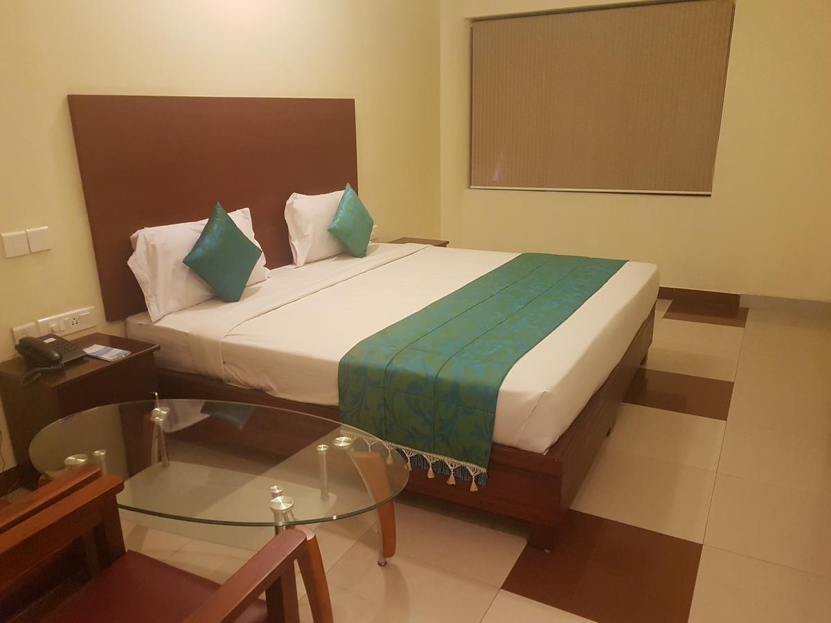 Hotel Pearl Residency Thrissur Exterior photo