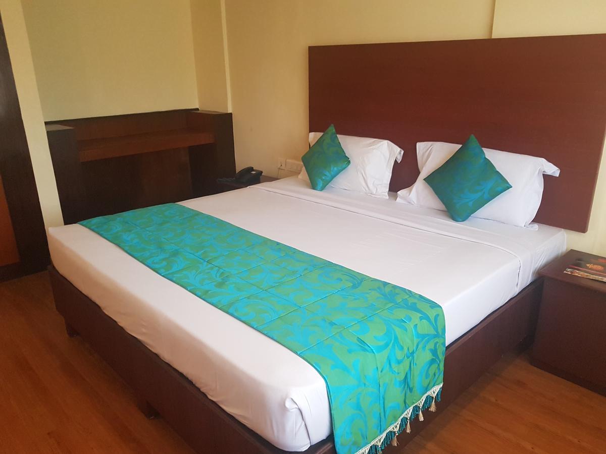 Hotel Pearl Residency Thrissur Exterior photo