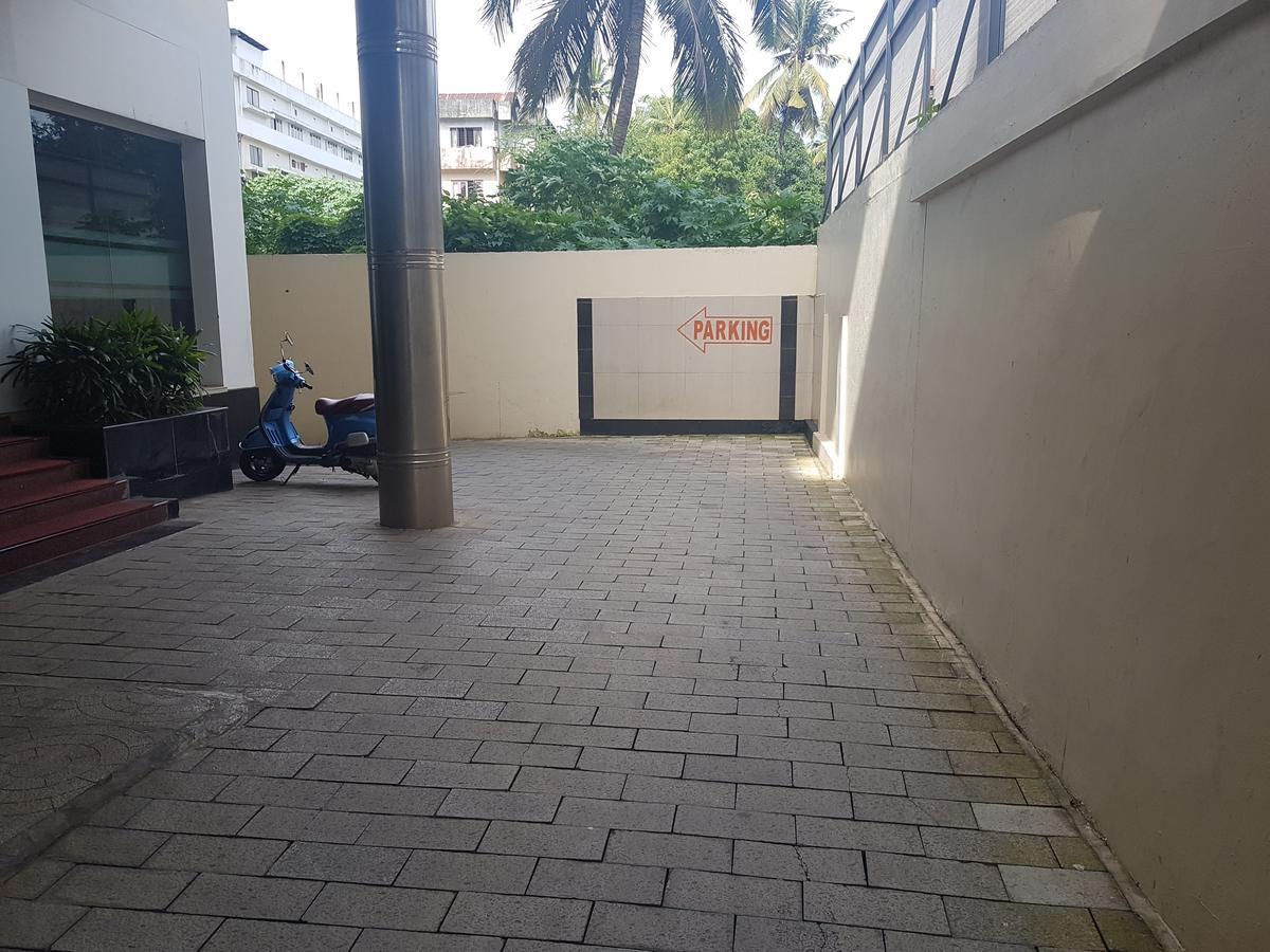 Hotel Pearl Residency Thrissur Exterior photo